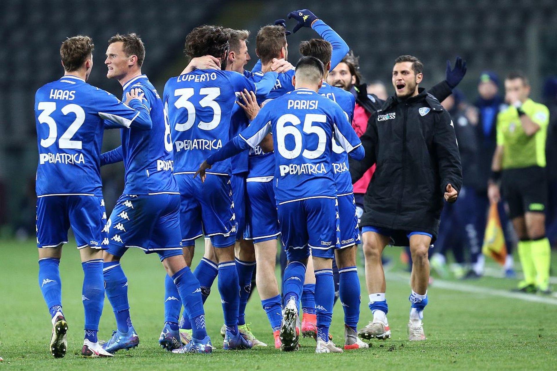 时显得更加 时显得更加