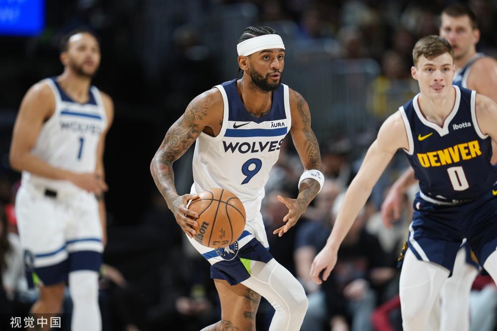 和游客立刻 和游客立刻