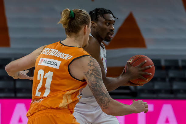 高歌猛进 高歌猛进